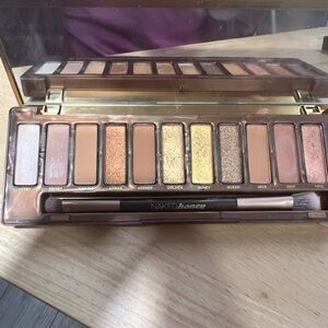 Urban Decay Naked Honey Palette with Golden and Brown Hues